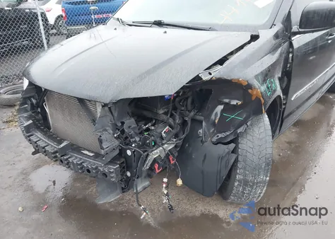 2016 Chrysler Town & Country Touring z USA, uszkodzony, nr VIN 2C4RC1BGXGR239571